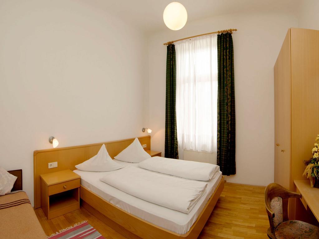 Villa Residence Santer Brunico Room photo